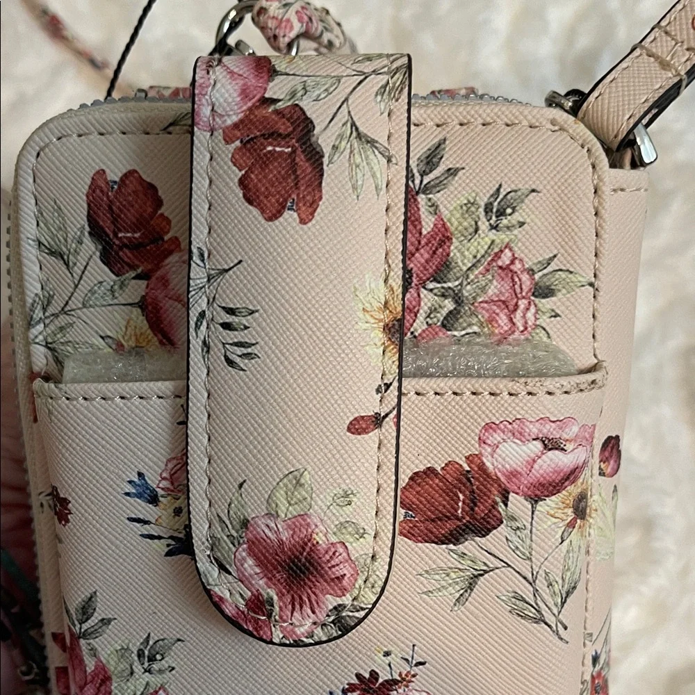 NWT Crossbody Phone & Wallet